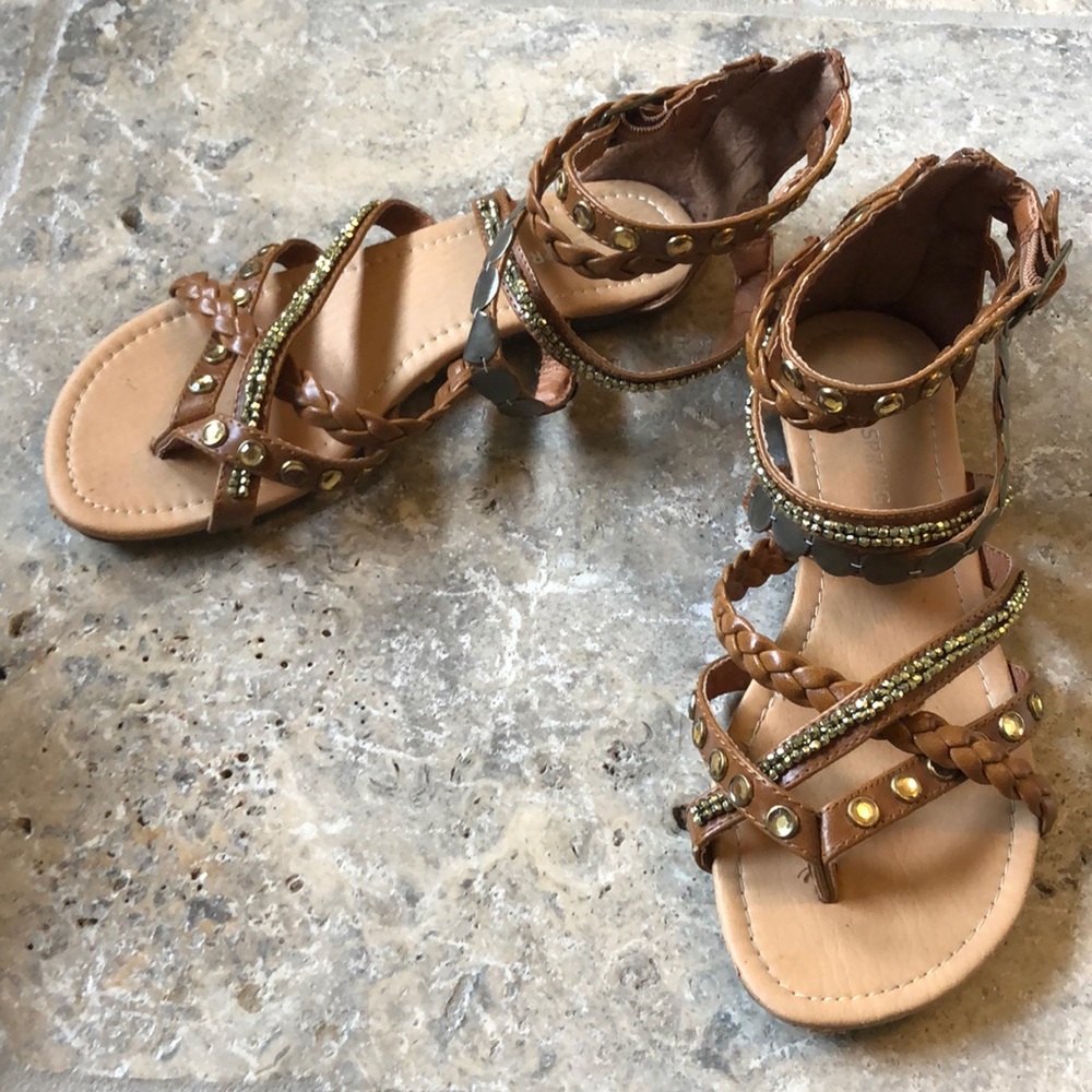 Women’s sandals size 6
